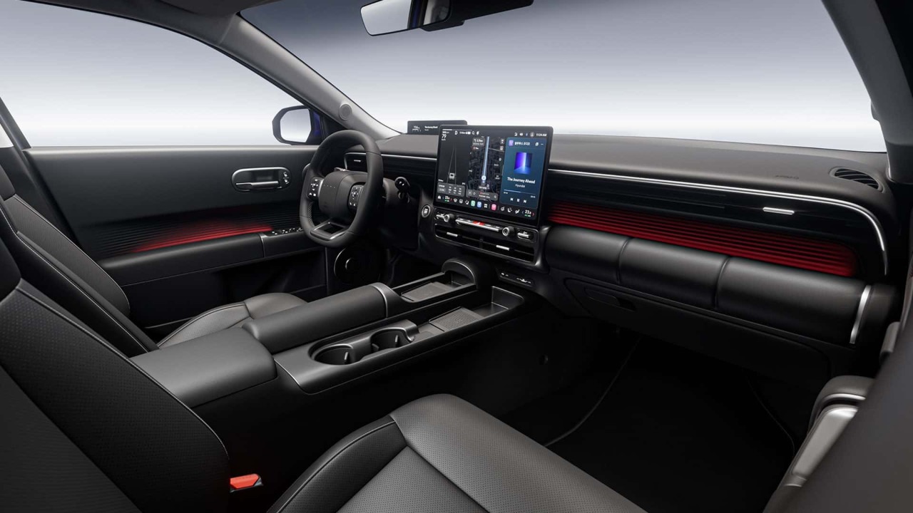 Салон Hyundai Elantra 2027 с двумя дисплеями